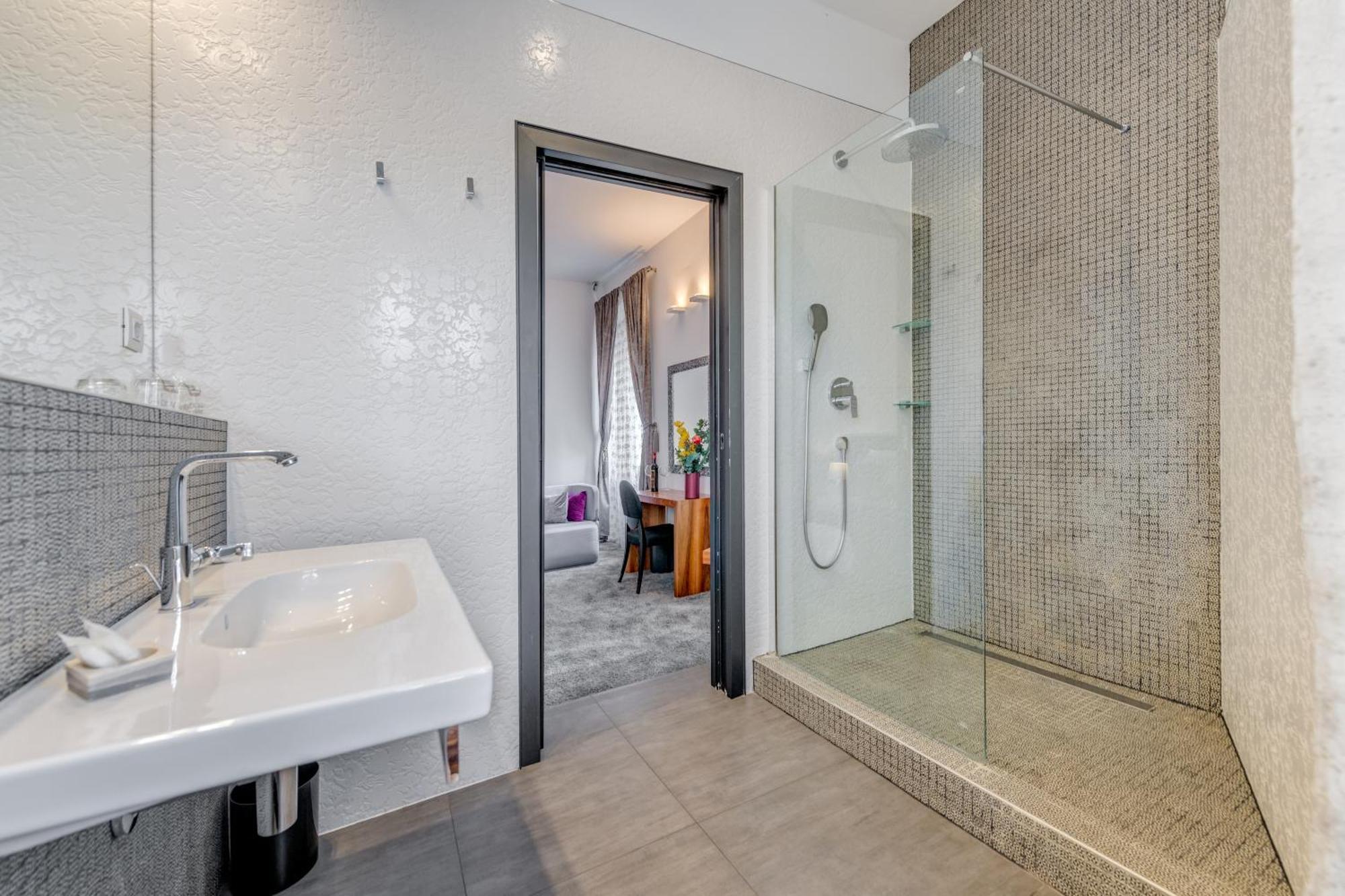Starlight Luxury Suites Split Exterior foto